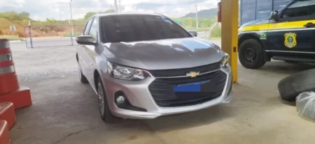 Carro recuperado pela PRF em ST