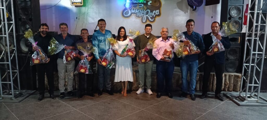 Vereador Danda Gaia realiza confraternização com servidores, em Santa Cruz