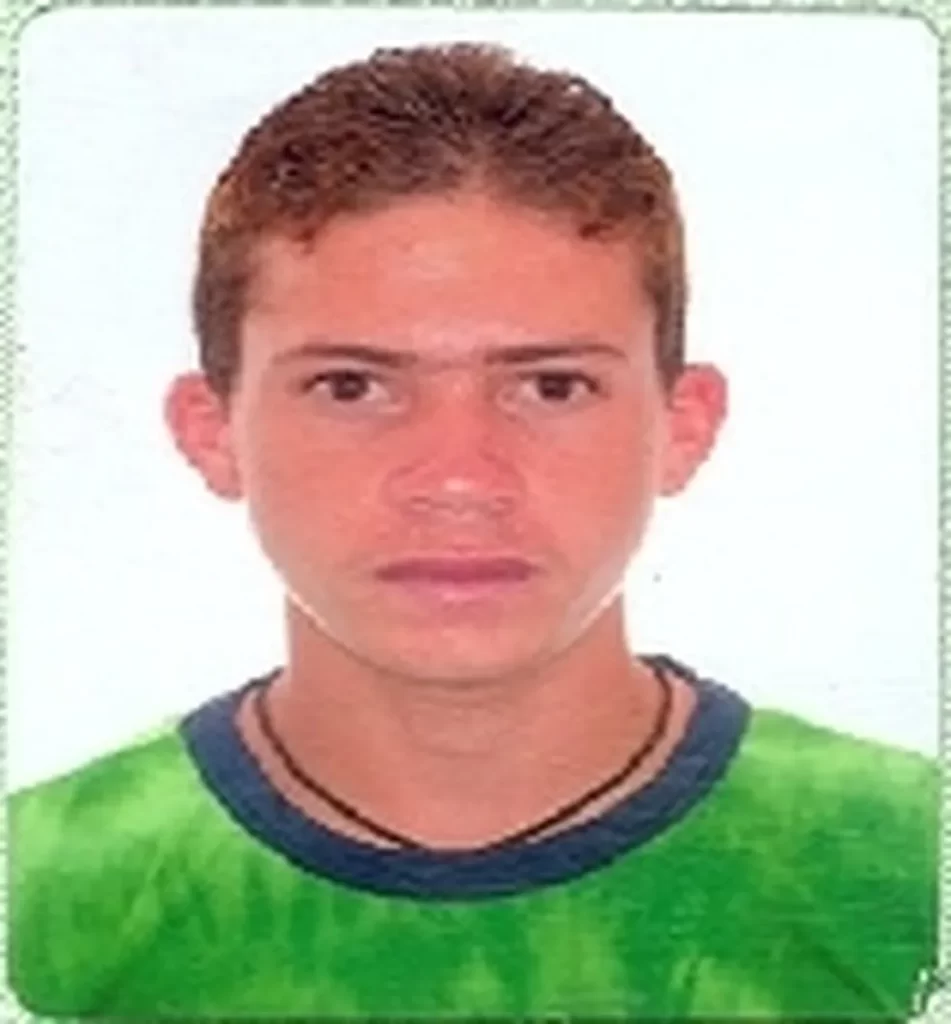 A vítima foi identificada como Sérgio Félix da Silva, de 33 anos