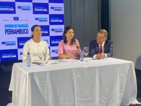 Raquel se reúne com prefeitos de PE