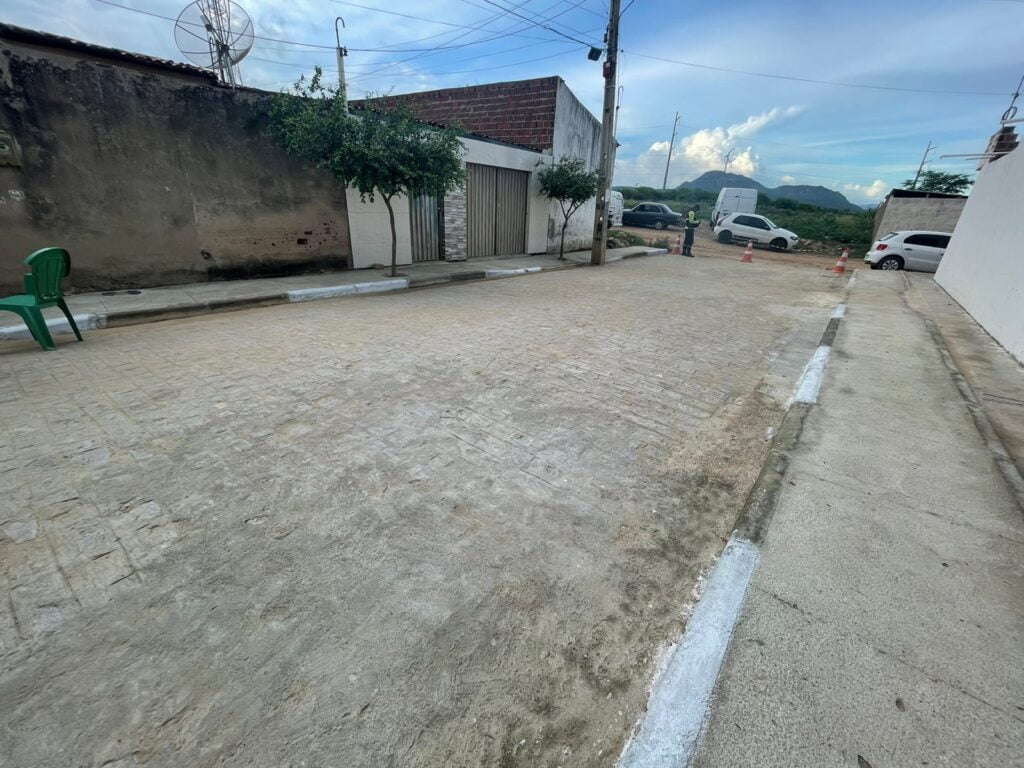 Entrega de ruas pavimentadas em ST
