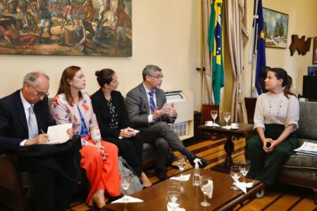 Raquel se encontra com representantes do BIRD