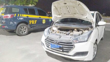 Carro roubado há 4 anos no Recife é recuperado pela PRF, no Agreste Carro roubado é recuperado pela PRF, no Agreste
