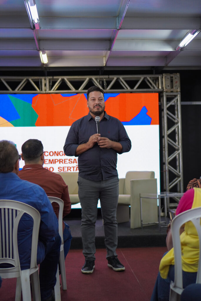 Shopping ST recebe o palestrante e especialista Adalberto Souza
