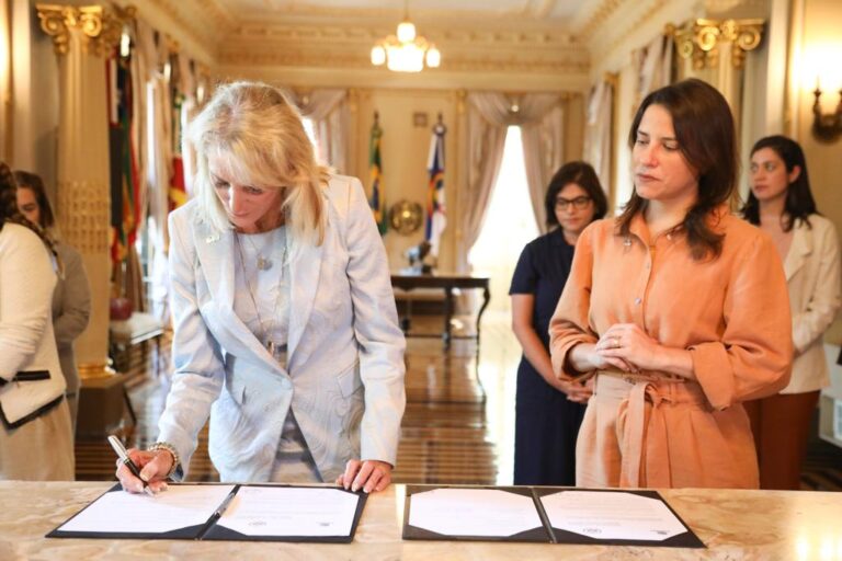 Raquel se reúne com embaixadora dos EUA