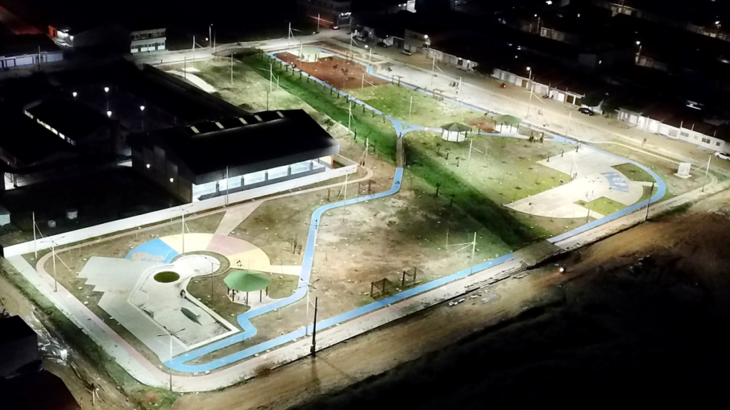 Prefeitura de ST entrega nova iluminação no Parque dos Ipês Parque dos Ipês em Serra Talhada