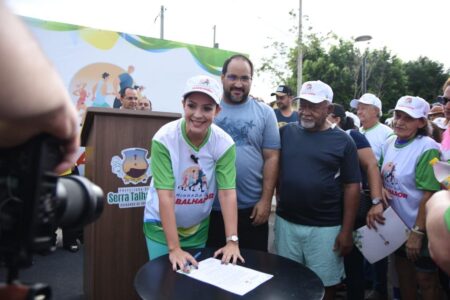 Márcia Conrado anuncia benefício para todos os servidores de ST Márcia anuncia benefício para servidores