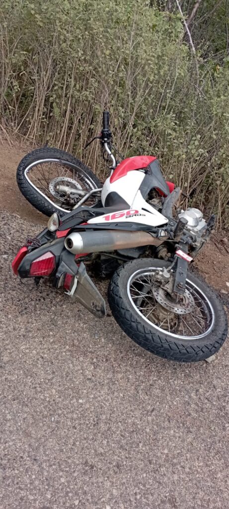ST: Motociclista de 33 anos morre após colisão com veículo de carga