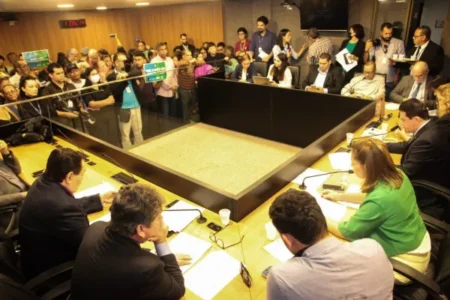 Audiência Pública na Alepe discute o piso salarial da enfermagem