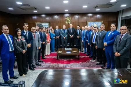 Márcia Conrado participa de reunião com presidente do Senado